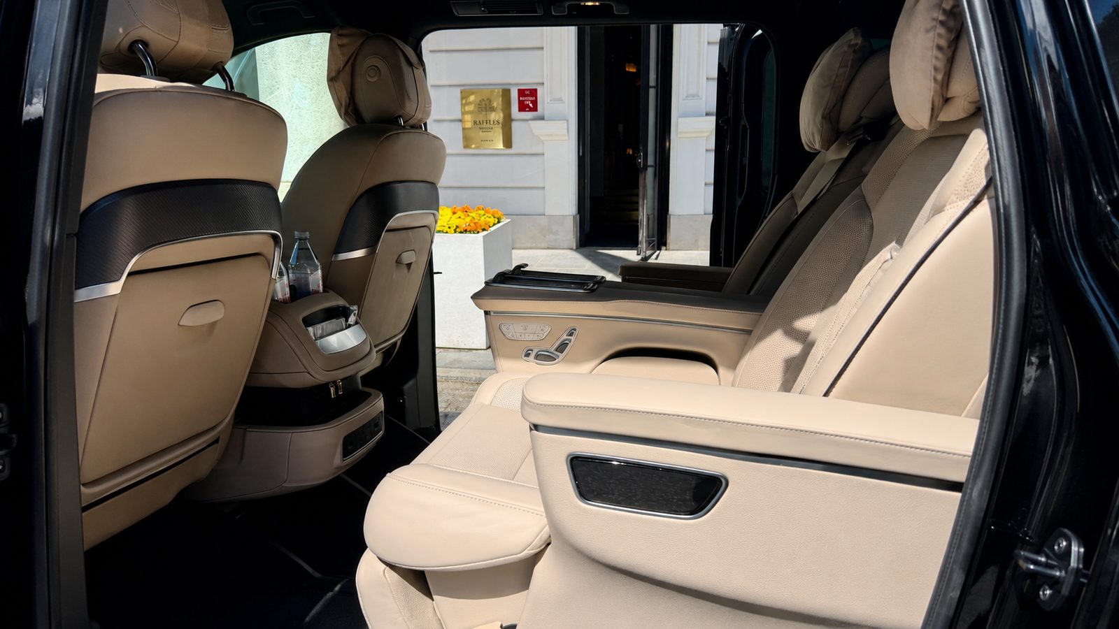 Mercedes-Benz V-Class cabin with leather seating
