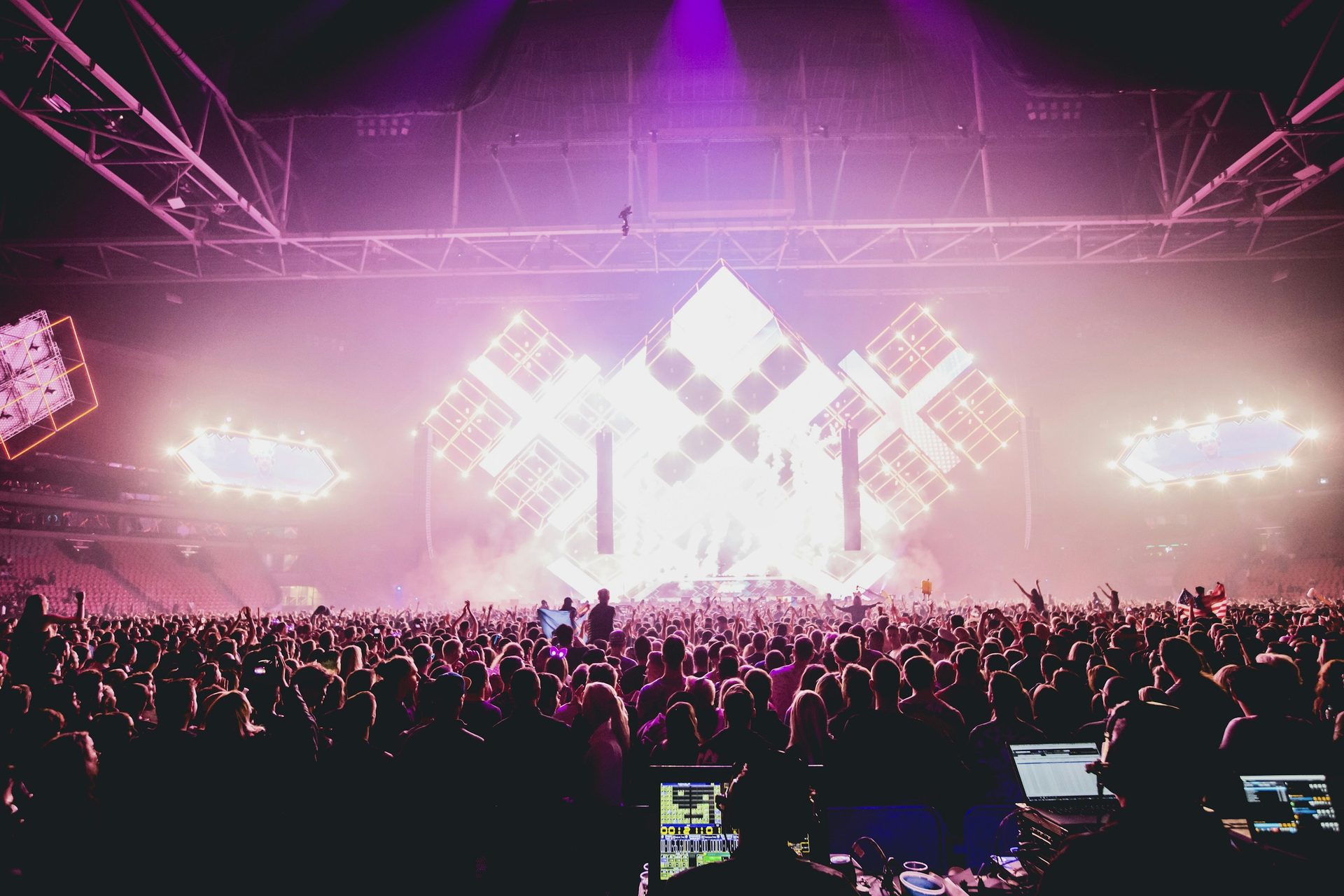 Concert & Show Transfers – Top Chauffeur