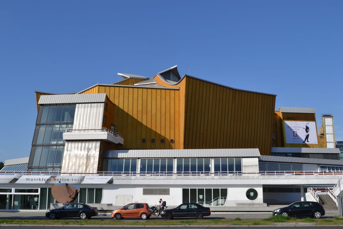 Berliner Philharmonie Kammermusiksaal interior – concert hall seating with warm lighting